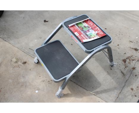 AN AS NEW NON SLIP CARAVAN STEP 