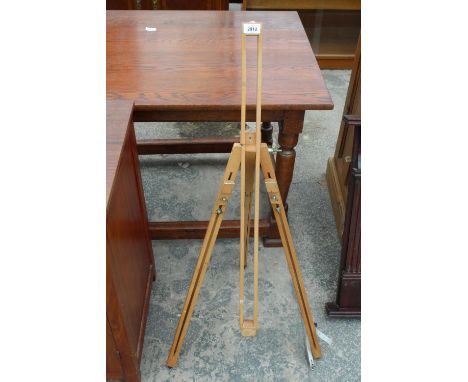 MODERN EASEL 