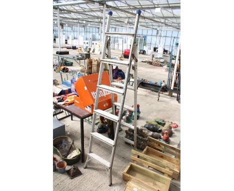 A MULTIFUNCTIONAL ALUMINIUM FOLDING LADDER 