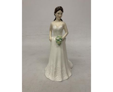 A ROYAL WORCESTER FIGURE "CATHERINE DUCHESS OF CAMBRIDGE" LIMITED EDITION OF 2995 