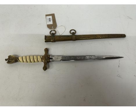 A NAZI GERMANY WWII KRIEGSMARINE DAGGER AND SCABBARD, 25.5CM BLADE WITH ACID ETCHED DECORATION MARKED EICKHORN SOLINGEN, IVOR