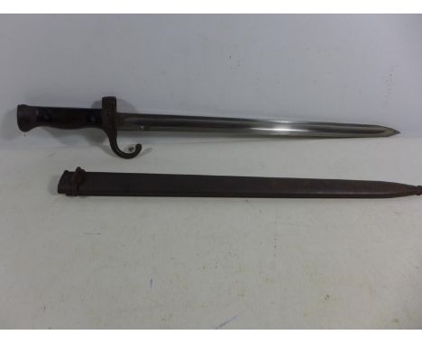 A FRENCH 1892 PATTERN BAYONET AND SCABBARD 40CM BLADE, LENGTH 54CM 
