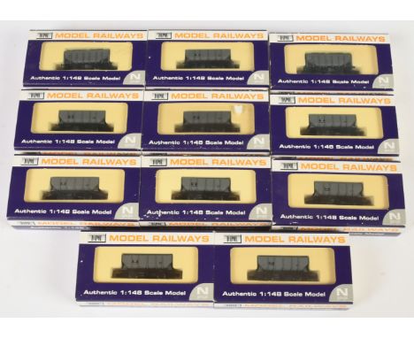Dapol N Gauge. Group of BR Hopper &amp; Bulk Grain wagons. To include NB038C 21T B414050K + 8x others (2x have incorrect box 