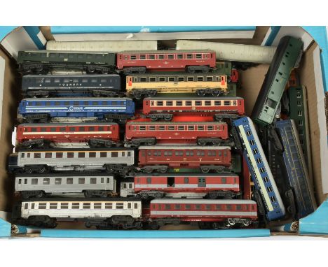 Lima, Jouef &amp; others HO. Group of mainly short European Coaches. To include Lima SNCF Cream / Grey, Lima Maroon Restauran