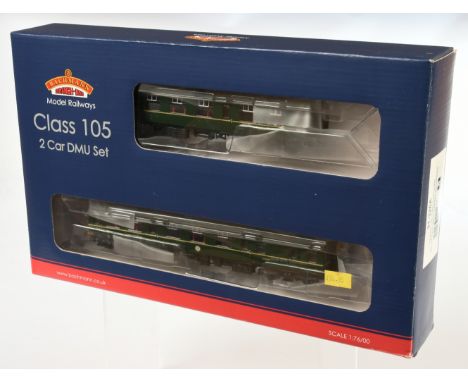 Bachmann OO 31-326A 2-car Class 105 DMU BR green with Speed Whiskers. Conditions: Appear Near Mint to Mint in Excellent indiv