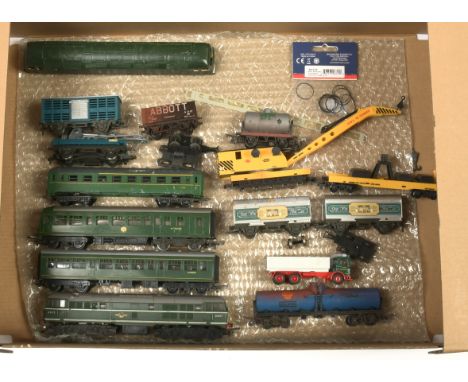 Lima OO Tri-ang Plus others - Assortment of Locomotives and wagons plus other items. Conditions: Poor to Fair Plus.&nbsp;