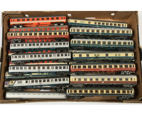Lima HO. Group of DB unboxed coaches. To include Silver / Cream / Blue 2nd class DVT, Cream / Blue 95-096-2 operating mail co