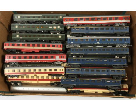 Jouef, Lima &amp; others. Group of HO unboxed European Coaches. To include Jouef DB Blue 10-40129-8, Lima SBB CFF FFS 92-33 6