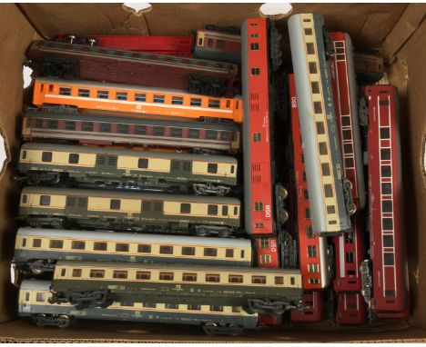 Ibertren, Lima &amp; others. Group of HO unboxed European Coaches. To include Ibertren DSB Red Corridor, Ibertren DSB Baggage