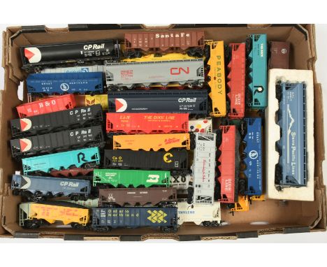 Playart, Bachmann, Roco HO. Group of unboxed Hopper wagons. To include Playart "Ontario Northland" open hopper, Bachmann "Can