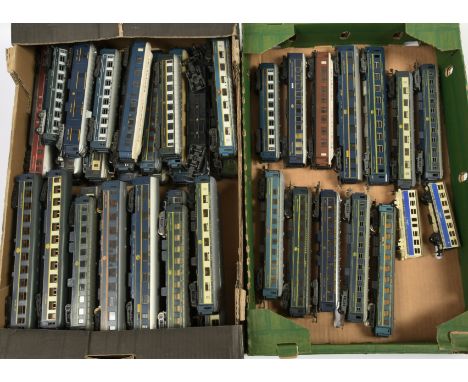 Large group of HO CIWL coaches. To include Jouef CIWL Pullman 4029, Lima CIWL Pullman, Lima CIWL Pullman 9042, plus many othe