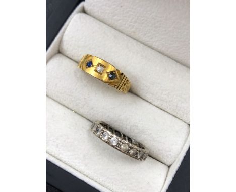 AN 18ct HALLMARKED GOLD ANTIQUE SAPPHIRE AND DIAMOND RING, FINGER SIZE P, TOGETHER WITH A 18ct WHITE GOLD STAMPED VINTAGE FUL