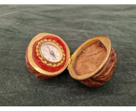 &nbsp;AN ANTIQUE MID 19TH CENTURY&nbsp; PALAIS RAYALE WALNUT HINGED CASE CONTAINING A COMPASS WITH SILK LINED INTERIOR &amp; 