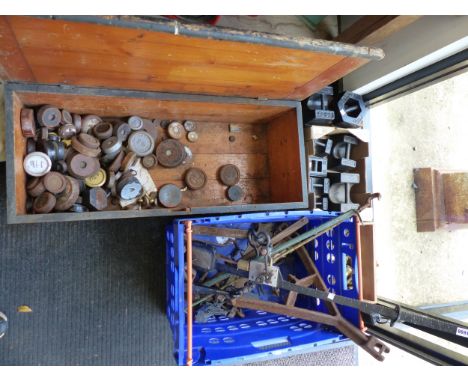 A COLLECTION OF VINTAGE WEIGHTS ETC. 