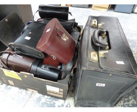 A VINTAGE PILOTS CASE AND A COLLECTION OF BINOCULAR CASES