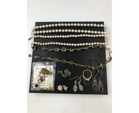 A PAIR OF SILVER AND MARCASITE DROP EARRINGS, A PAIR OF IONA DROP EARRINGS, A FACET CUT NECKLACE AND MATCHING EARRINGS, A SIL