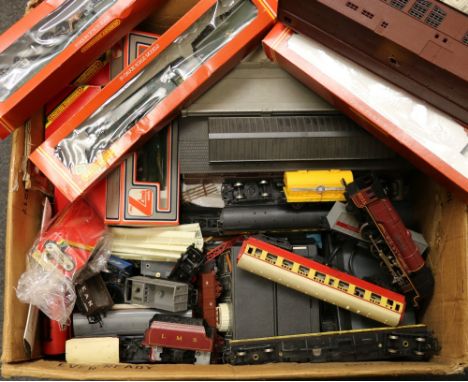 Hornby railways OO gauge model railways including 12309 4-6-2 Mallard locomotive and tender 60022 BR; R380 4-4-0 Stowe locomo