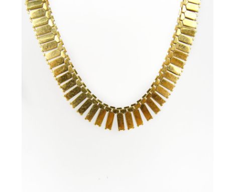 Vintage European 18 Karat Yellow Gold Necklace. Stamped 750. Good condition. Measures 17-3/4" L, 1/2" W. Approx. weight: 41.4