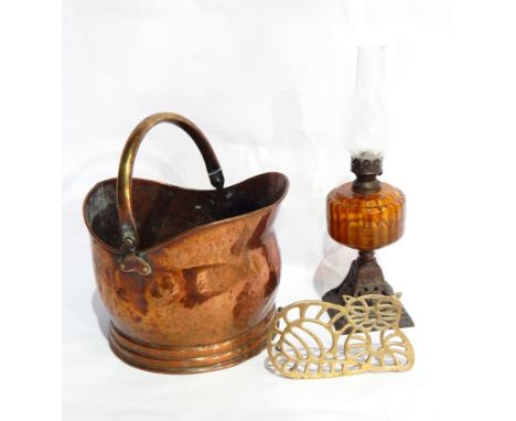 A copper coal scuttle, brass jam pan, oil lamp, quantity boxes, etc. 