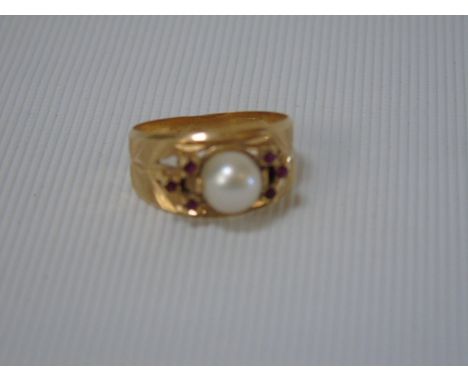 Pearl and ruby set 9ct gold ring