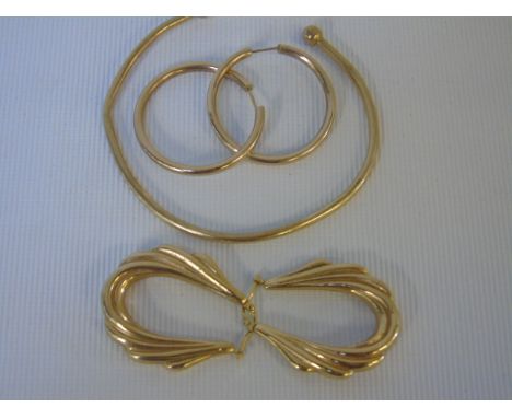9ct Gold bangle and 2 prs of 9ct gold earrings approx 10.3gms