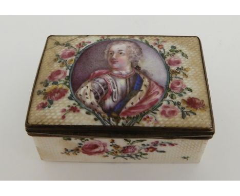 EARLY 19TH CENTURY CONTINENTAL RECTANGULAR SNUFF BOX the moulded ground decorated in relief with Bonnie Prince Charlie, The Y