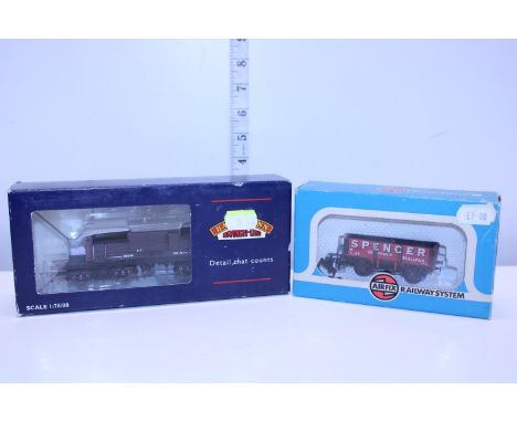 A boxed Bachmann wagon and airfix wagon 