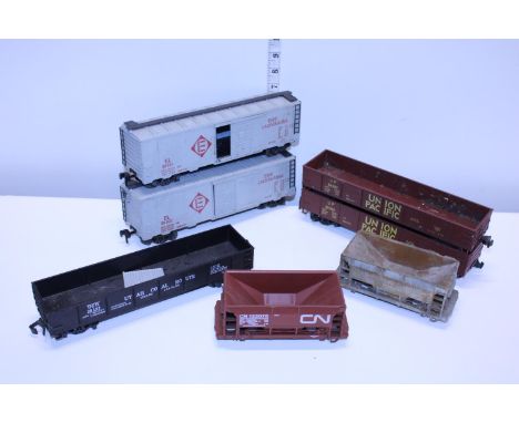 A selection of O gauge wagons 