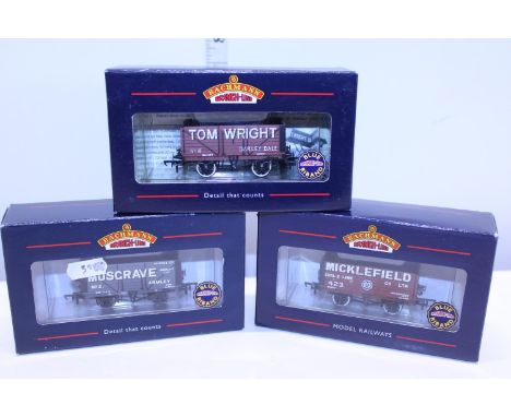 Three boxed Bachmann wagons 