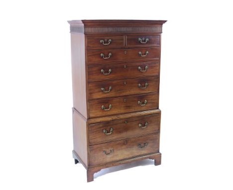 A George III mahogany chest on chest fitted two short above six long drawers on bracket feet, 92cm wide, 161cm high CONDITION