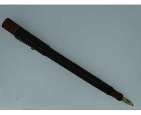 BLACK &amp; RED RIPPLE DE LA RUE 'THE NEW SWIFT' FOUNTAIN PEN - Vintage (1920s) Black barrel and cap and Red Ripple section a