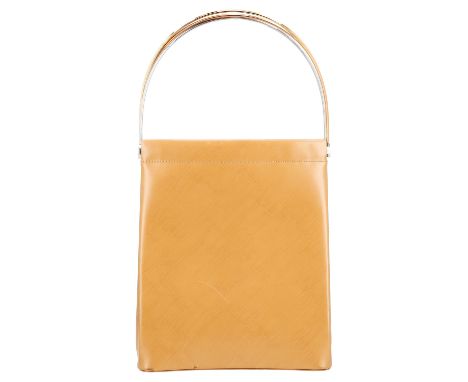 CARTIER Handtasche "TRINITY". Glattleder in Beige mit leichter Musterung. Trageriemen im klassischem Trinity-Design. Sehr gut