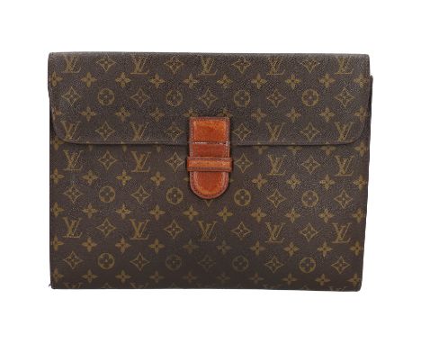 LOUIS VUITTON VINTAGE Konvolut, bestehend aus einer Aktenmappe, einem Brillenetui und zwei Portemonnaies. Jeweils starke Alte