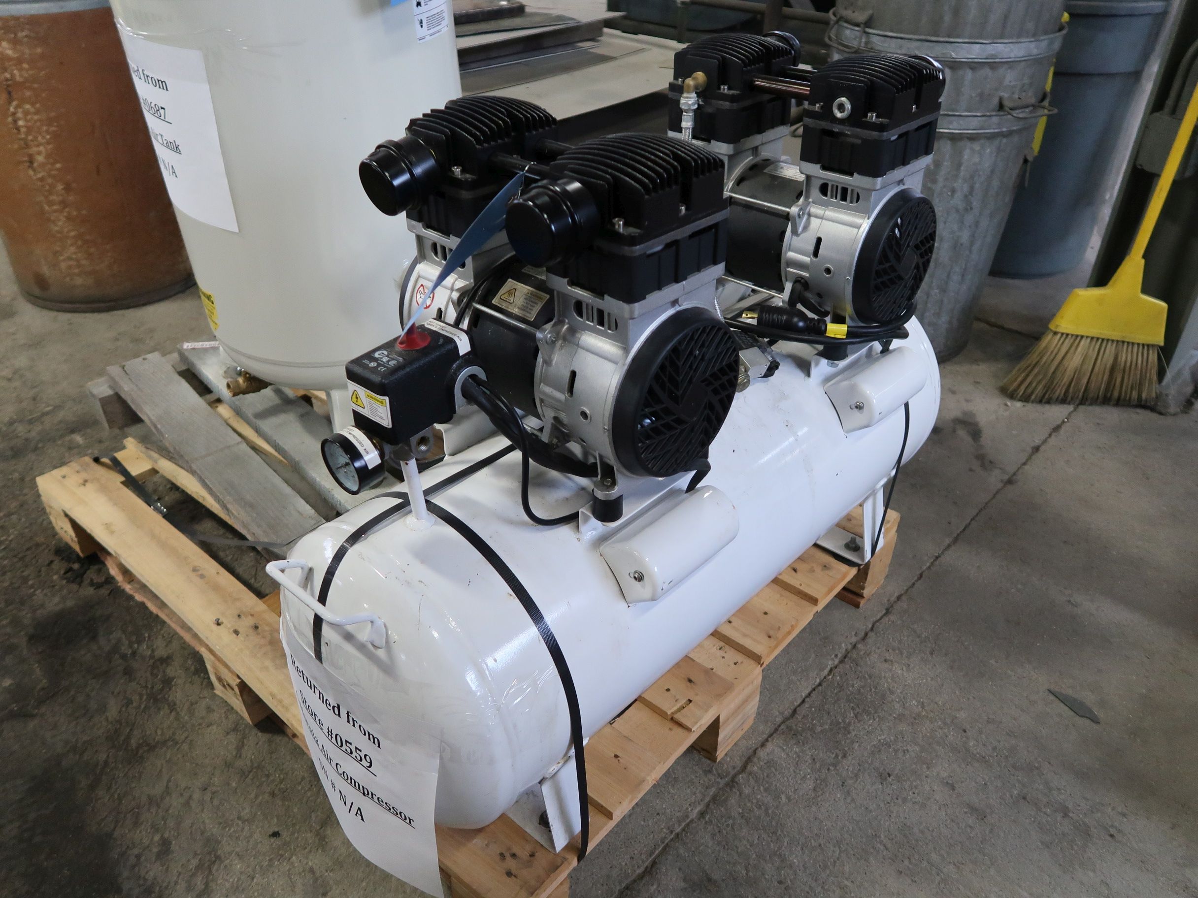 TWIN 2 HP CALIFORNIA AIR TOOL DUAL 2STROKE HORIZONTAL TANK AIR COMPRESSOR