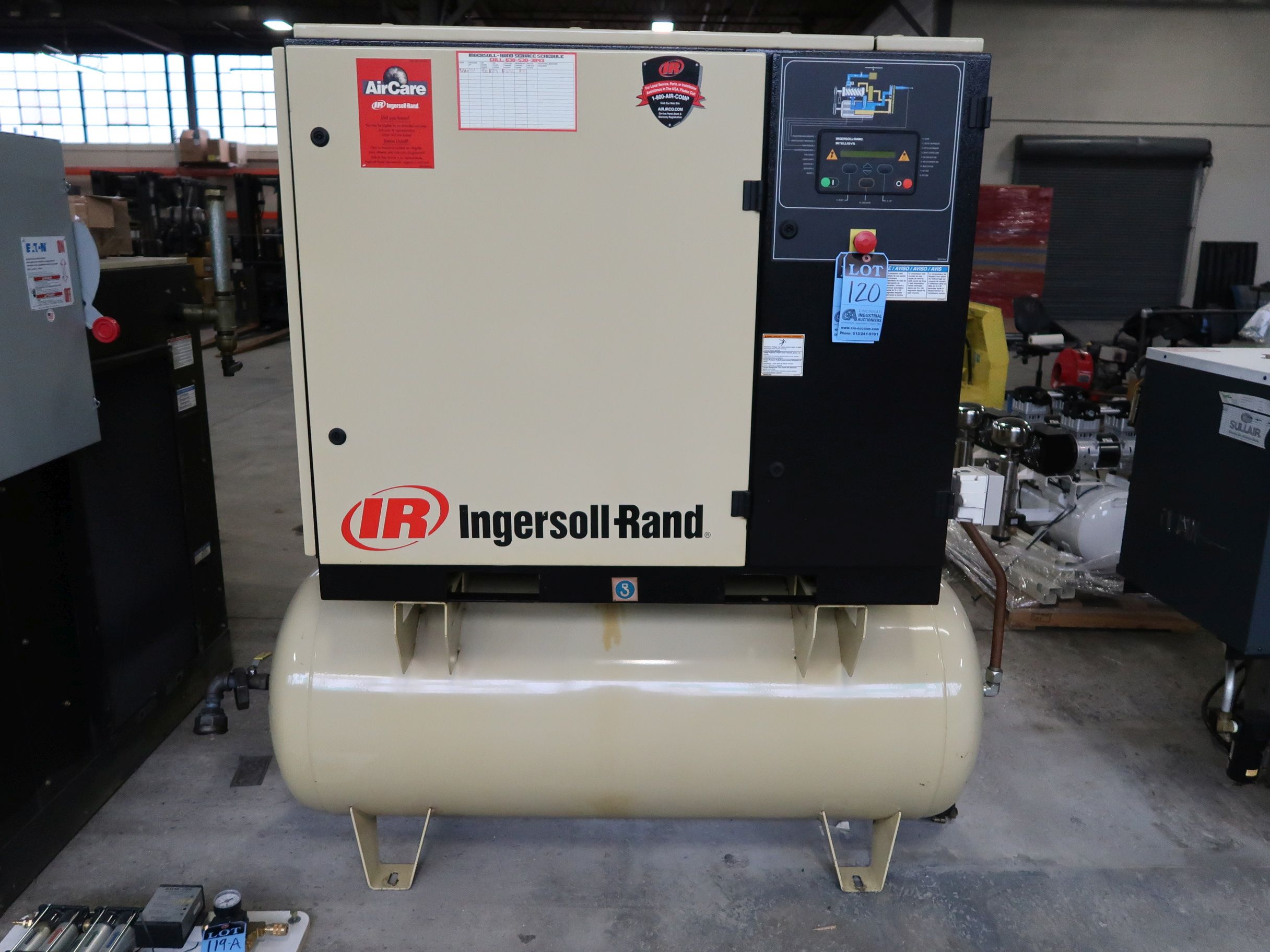 25 HP INGERSOLL RAND MODEL SSR UP625150 HORIZONTAL TANK MOUNTED AIR