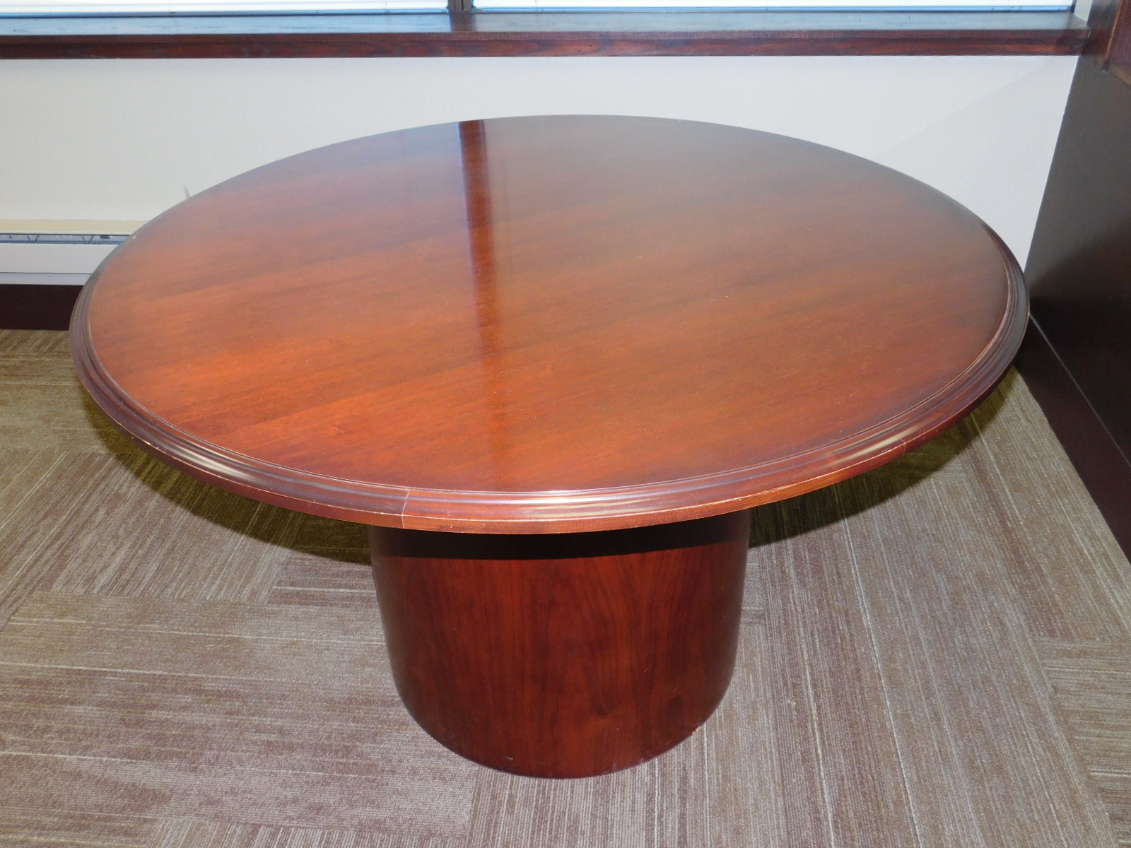 KIMBALL MAHOGANY 48" CIRCULAR CONFERENCE ROOM TABLE