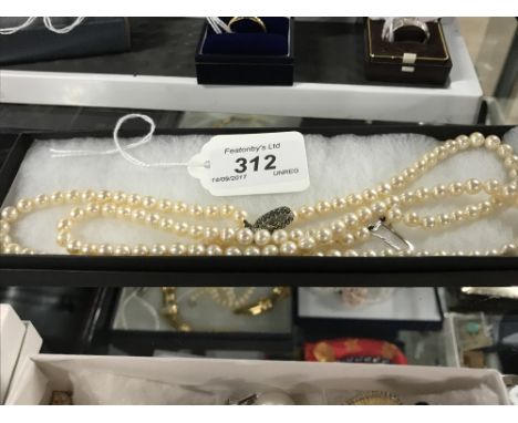 1 PEARL NECKLACE