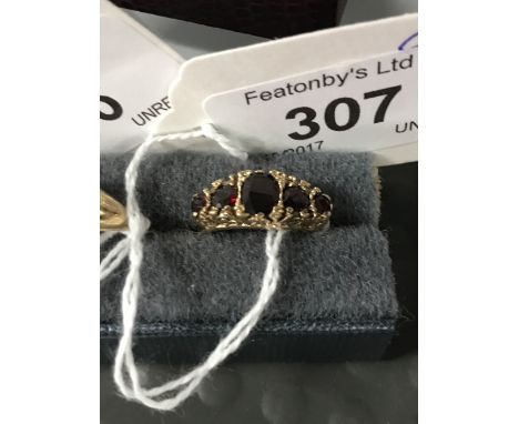 LARGE LOT 9 CT GOLD & 5 GARNET RING