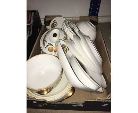 1 BOX OF ROYAL WORCESTER (EVESHAM)