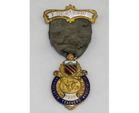 President of Manchester Teachers Association 9ct Gold and Enamel Medal, Marked 9.375 and Fully Hallmarked. Birmingham 1934. G