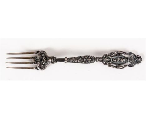 PRUNKVOLLE GABEL AUS ADELSBESITZSilber, unleserliche Marken, 19. Jh.L. 22,5 cm, Gewicht: 115gMAGNIFICENT NOBILITY FORK Silver