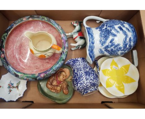 A mixed collection of ceramic items to include a Grimwades lustre fruit bowl, Oriental blue and white jug, Shelley bowl and s