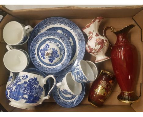 A mixed collection of ceramic items to include Crown Devon 'Rouge Royale' type vases, Sadler blue and white teapot, willow pa