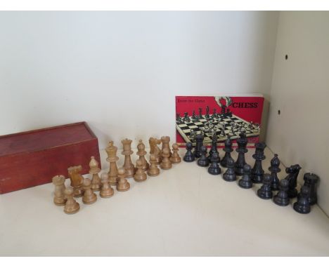 A box wood Staunton pattern weighted chess set with original box, finished in natural and black, height of king 9.2cm - gener