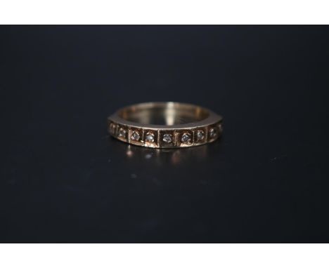 9ct Gold Ladies 9 Stone Diamond set ring London 1978. Size N 