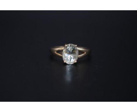 Good quality Ladies 9ct Gold Claw set Oval Light Amethyst Set ring. Size N 