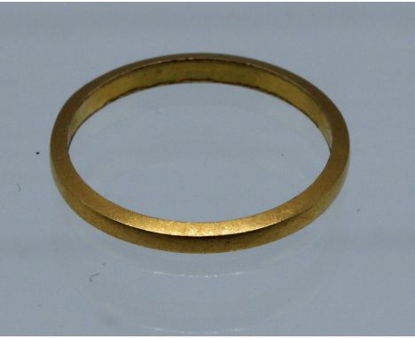 22ct Gold Wedding Band 2.03gms. Ring size N. Hallmarked Birmingham 1932. 