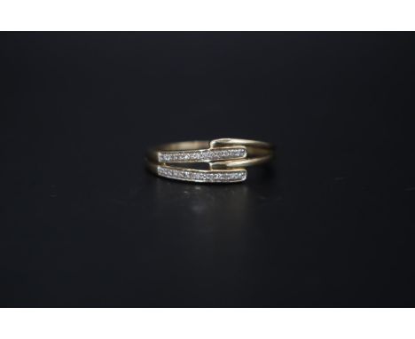 Ladies 9ct Gold Modernist Diamond set ring. Size Q 