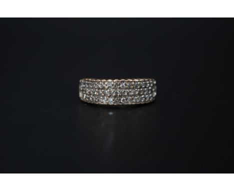 Ladies 9ct Gold Diamond set ring of 45 Stones. Size M 
