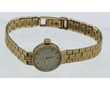 Vintage Omega 9ct Solid Gold Watch 16.9gms c1961. Vintage solid 9ct gold Omega watch and strap. Omega manual wind caliber 483